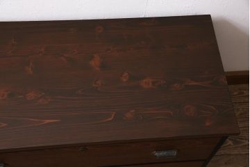 アンティーク家具　昭和中期　箪笥リメイク　前板栓材　落ち着いた色合いのローチェスト(引き出し、ローボード、テレビ台)(R-045778)