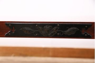 中古　伝統民芸家具　岩谷堂箪笥　ケヤキ材　美しい杢目が高級感を放つ座卓(ローテーブル、リビングテーブル)(定価約25万円)(R-045800)
