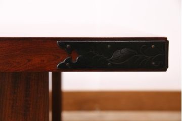 中古　伝統民芸家具　岩谷堂箪笥　ケヤキ材　美しい杢目が高級感を放つ座卓(ローテーブル、リビングテーブル)(定価約25万円)(R-045800)