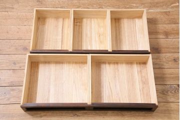 中古　民芸家具　赤みがかった木肌が上品な戸棚(茶棚、水屋箪笥、松本民芸家具)(R-045801)