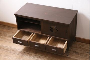 ラフジュ工房オリジナル　古箪笥リメイク　月見うさぎが愛らしい脚付きローボード(テレビ台、テレビボード)(R-045802)
