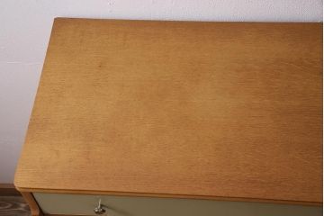 ヴィンテージ家具　北欧ビンテージ　オーク材　レトロで可愛らしい雰囲気のチェスト(引き出し)(R-045803)