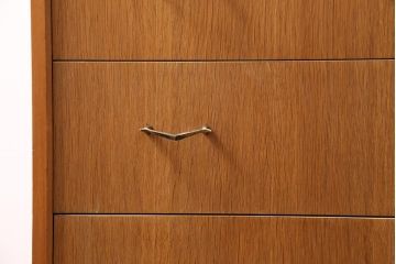 ヴィンテージ家具　北欧ビンテージ　オーク材　レトロで可愛らしい雰囲気のチェスト(引き出し)(R-045803)