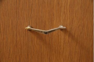 ヴィンテージ家具　北欧ビンテージ　オーク材　レトロで可愛らしい雰囲気のチェスト(引き出し)(R-045803)