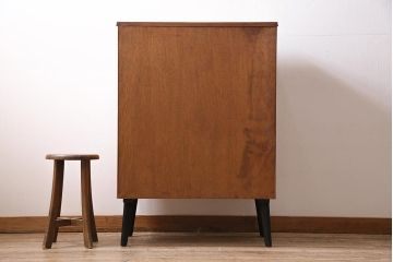 ヴィンテージ家具　北欧ビンテージ　オーク材　レトロで可愛らしい雰囲気のチェスト(引き出し)(R-045803)