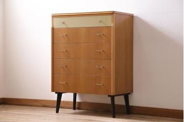 ヴィンテージ家具　北欧ビンテージ　オーク材　レトロで可愛らしい雰囲気のチェスト(引き出し)(R-045803)