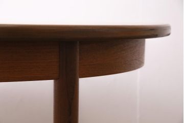 ヴィンテージ家具　北欧ビンテージ　G-PLAN(ジープラン)　チーク材　圧迫感が感じにくいオーバル型のエクステンションテーブル(ダイニングテーブル)(R-045804)