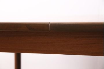 ヴィンテージ家具　北欧ビンテージ　G-PLAN(ジープラン)　チーク材　圧迫感が感じにくいオーバル型のエクステンションテーブル(ダイニングテーブル)(R-045804)