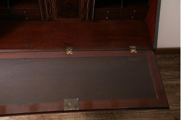 アンティーク家具　イギリスアンティーク　マホガニー材　内部まで意匠が凝っているおしゃれなライティングビューロー(簿記机、在宅ワーク、在宅用ワークデスク)(R-045806)