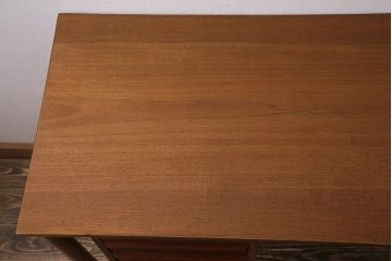 ヴィンテージ家具　北欧ビンテージ　チーク材・ビーチ材　すっきりとしたデザインのデスク(ワークデスク、机、在宅ワーク、在宅用)(R-045807)
