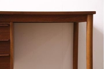 ヴィンテージ家具　北欧ビンテージ　チーク材・ビーチ材　すっきりとしたデザインのデスク(ワークデスク、机、在宅ワーク、在宅用)(R-045807)