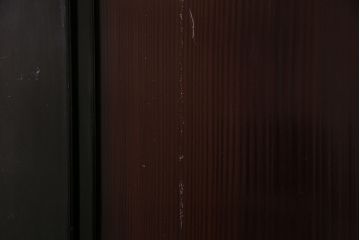 アンティーク建具　最高級　石川県産　総漆塗り　浮造り仕上げ　品格を感じる帯戸2枚セット(板戸、引き戸、建具)(R-045808)