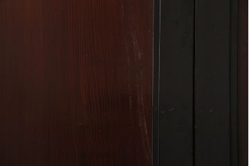 アンティーク建具　最高級　石川県産　総漆塗り　浮造り仕上げ　品格を感じる帯戸2枚セット(板戸、引き戸、建具)(R-045808)