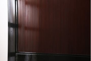 アンティーク建具　最高級　石川県産　総漆塗り　浮造り仕上げ　品格を感じる帯戸2枚セット(板戸、引き戸、建具)(R-045809)