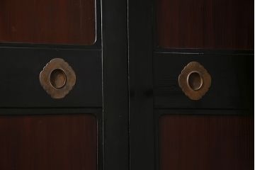 アンティーク建具　最高級　石川県産　総漆塗り　浮造り仕上げ　品格を感じる帯戸2枚セット(板戸、引き戸、建具)(R-045809)