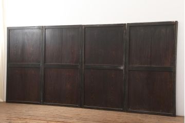 アンティーク建具　明治期　古い木の風合いが魅力のシンプルな板戸4枚セット(帯戸、引き戸)(R-045833)