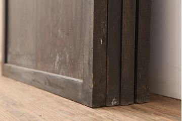 アンティーク建具　明治期　古い木の風合いが魅力のシンプルな板戸4枚セット(帯戸、引き戸)(R-045833)