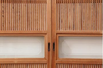 アンティーク建具　昭和中期　裏障子付き　和風スタイルにおすすめな帯格子戸4枚セット(障子戸、引き戸、建具)(R-045838)