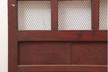 アンティーク建具　大正期　総ケヤキ材　亀甲金網　和の風格漂う蔵戸(きつね格子、狐格子、引き戸、建具、玄関戸、格子戸、マス目、升目)(R-045844)