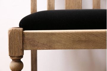 アンティーク家具　イギリスアンティーク　ストリップド(剥離)　オーク材　上品なシルエットのダイニングチェア(椅子)(R-045845)