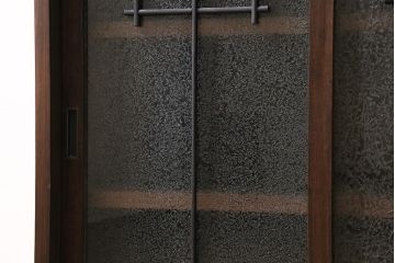 ラフジュ工房オリジナル　古建具リメイク　結霜ガラス　レトロな雰囲気を高める戸棚(収納棚、食器棚、キャビネット)(R-045850)