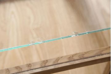 ビンテージ家具　ストリップド(剥離)　素朴な風合いが魅力的な白木のケビント(薬品棚、飾り棚、ショーケース)(R-045855)