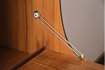 ヴィンテージ家具　北欧ビンテージ　G-PLAN(ジープラン)　チーク材　レトロテイストのペイントサイドボード(収納棚、カップボード)(R-0458574)