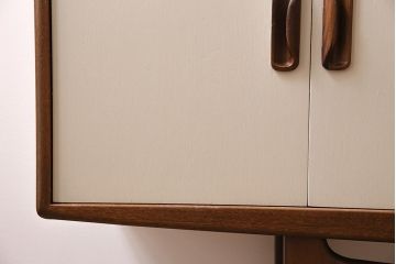 ヴィンテージ家具　北欧ビンテージ　G-PLAN(ジープラン)　チーク材　レトロテイストのペイントサイドボード(収納棚、カップボード)(R-0458574)