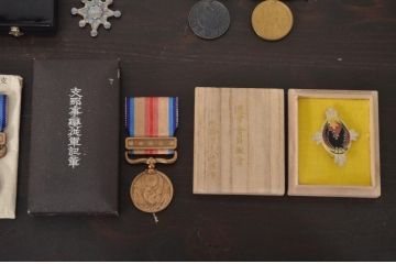 記章　勲章　徽章　等まとめて12点セット(旧日本軍、大満州国建国、帝国軍人、従軍)(R-045873)