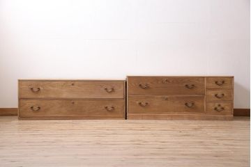 アンティーク家具　ストリップド(剥離)　栓材　細身の取っ手がモダンなチェスト(タンス、衣装箪笥)(R-045915)