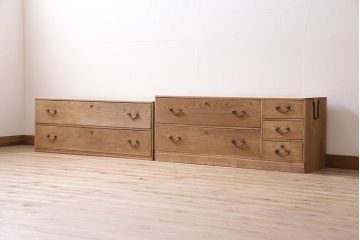 アンティーク家具　ストリップド(剥離)　栓材　細身の取っ手がモダンなチェスト(タンス、衣装箪笥)(R-045915)