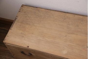 アンティーク家具　ストリップド(剥離)　栓材　細身の取っ手がモダンなチェスト(タンス、衣装箪笥)(R-045915)