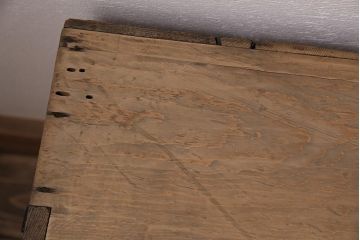 アンティーク家具　ストリップド(剥離)　栓材　細身の取っ手がモダンなチェスト(タンス、衣装箪笥)(R-045915)