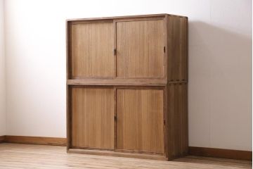 アンティーク家具　桐材　たくさんの棚板が魅力の重ね戸棚(収納棚、キャビネット)(R-045916)
