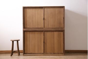 アンティーク家具　桐材　たくさんの棚板が魅力の重ね戸棚(収納棚、キャビネット)(R-045916)