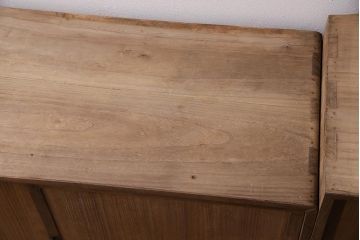 アンティーク家具　桐材　たくさんの棚板が魅力の重ね戸棚(収納棚、キャビネット)(R-045916)