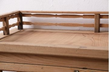 アンティーク家具　昭和初期　ストリップド(剥離)　ケヤキ材・ヒノキ材　天枠付きの薄型ガラスケース(ショーケース、陳列棚)(R-045919)