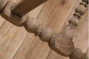 アンティーク家具　イギリスアンティーク　ストリップド(剥離)　オーク材　凝った意匠のダイニングチェア(椅子)(R-045944)