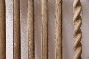 アンティーク家具　イギリスアンティーク　ストリップド(剥離)　オーク材　凝った意匠のダイニングチェア(椅子)(R-045945)