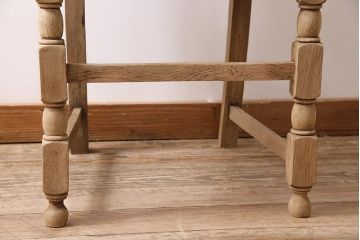 アンティーク家具　イギリスアンティーク　ストリップド(剥離)　オーク材　素朴な木味のダイニングチェア(椅子)(R-045949)