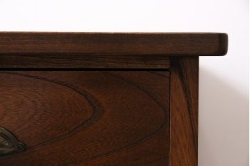 中古　総ケヤキ　無垢材　モールガラス　引き出し付きの木製カウンター(戸棚、サイドボード、リビングボード)(定価25万円)(R-045950)
