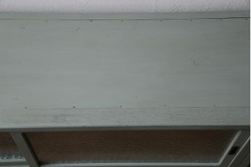 レトロ家具　鉄脚付き　レトロガラスがおしゃれなペイントローボード(テレビ台、戸棚、収納棚)(R-045952)