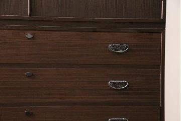 中古　伝統工芸品　衣装盆付き　牡丹の前飾りが素敵な重ね加茂総桐箪笥(総桐たんす、和タンス、衣装箪笥、着物箪笥)(定価約120万円)(R-045953)