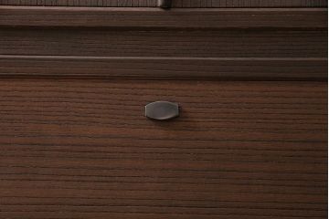 中古　伝統工芸品　衣装盆付き　牡丹の前飾りが素敵な重ね加茂総桐箪笥(総桐たんす、和タンス、衣装箪笥、着物箪笥)(定価約120万円)(R-045953)