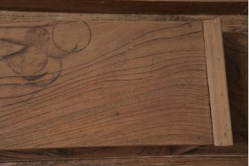 アンティーク家具　総ケヤキ材　味のあるシンプルな飾り棚(飾棚)(R-045959)