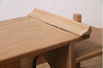 アンティーク家具　総ケヤキ材　味のあるシンプルな飾り棚(飾棚)(R-045959)