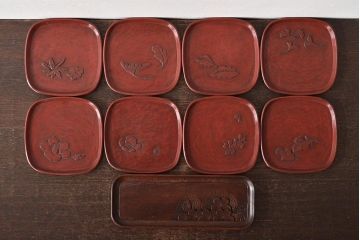 鎌倉彫木製銘々皿8枚　大阪屋軽井沢彫トレー(長皿、在銘)(R-045966)