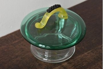 ドイツ　テレジアンタール　ガラス蓋物(キャンディーポット、小物入れ)(R-045967)