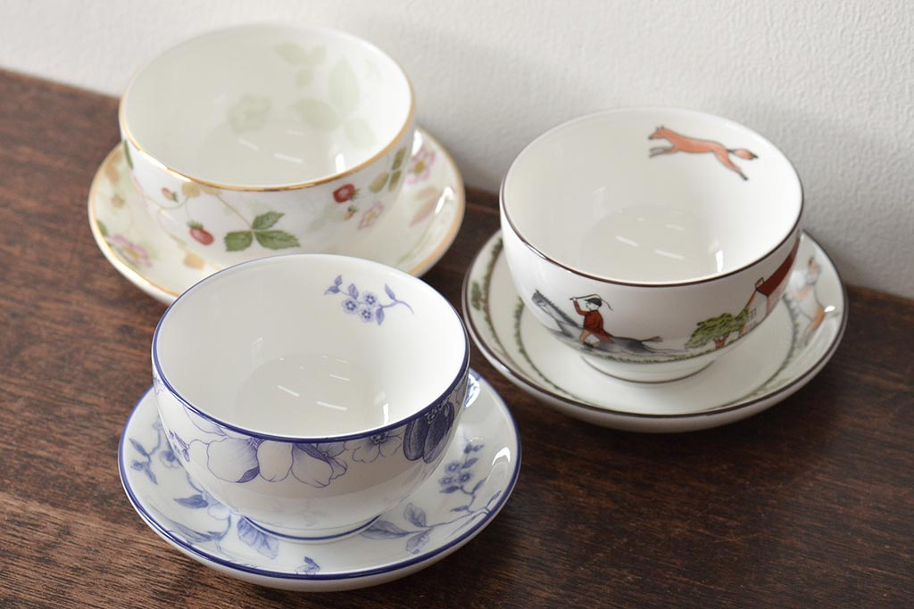 イギリス　WEDGWOOD　ウェッジウッド　ブループラム・ワイルドストロベリー・ハンティングシーン　カップ&ソーサー3客セット(洋食器)(R-045972)