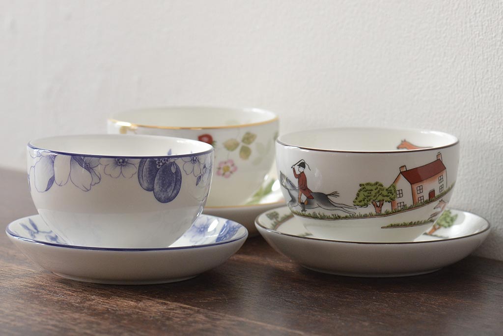 イギリス　WEDGWOOD　ウェッジウッド　ブループラム・ワイルドストロベリー・ハンティングシーン　カップ&ソーサー3客セット(洋食器)(R-045972)